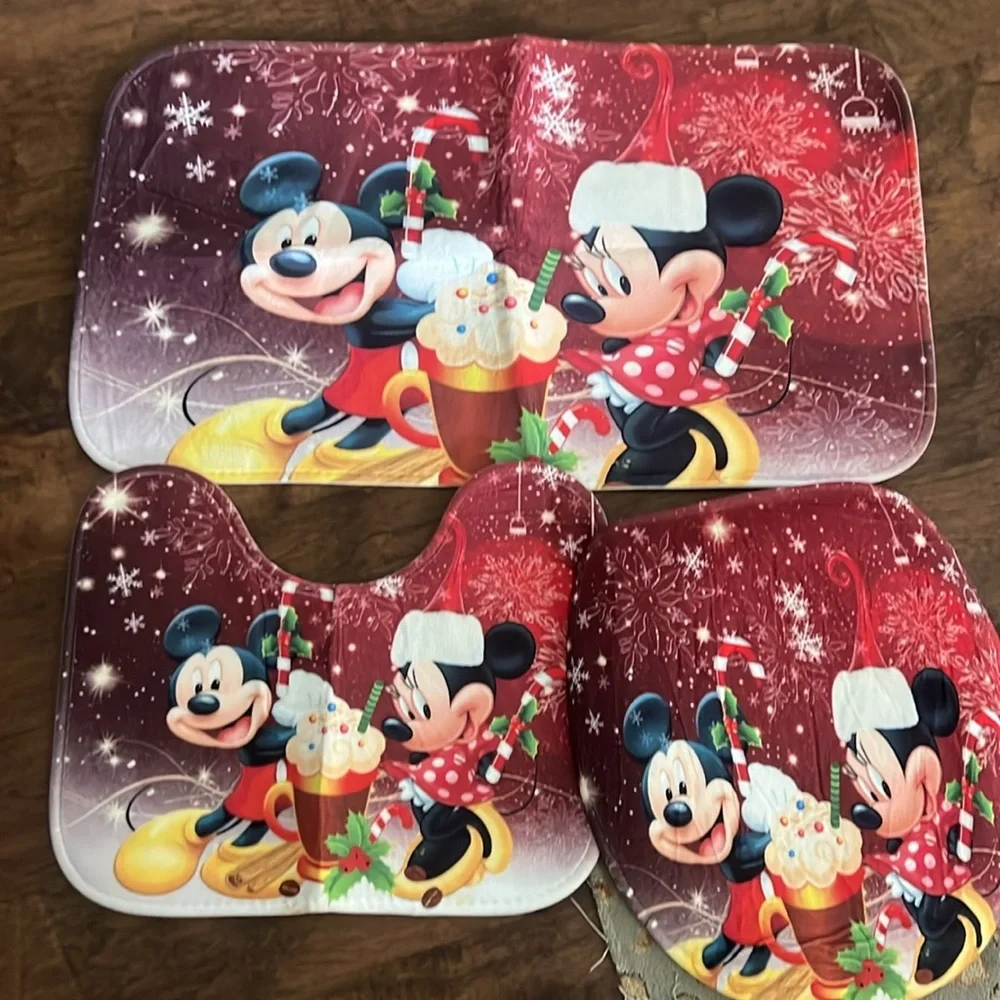 Disney Festive/ Christmas Mickey and Minnie Red Bathroom Set